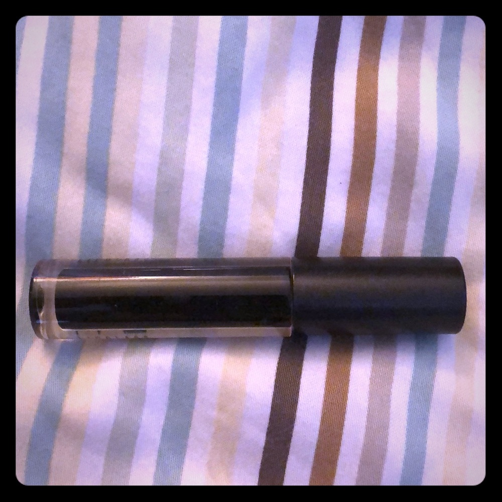 MAc black lipgloss